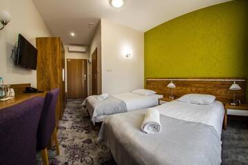 Фото номера Двухместный номер Делюкс с 1 кроватью Отель Hotel Polonia г. Бяла-Подляска 2