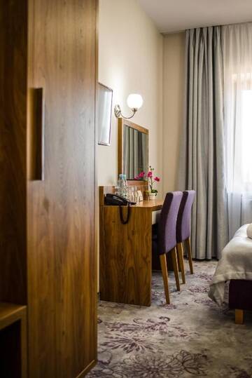 Фото номера Двухместный номер Делюкс с 1 кроватью Отель Hotel Polonia г. Бяла-Подляска 3